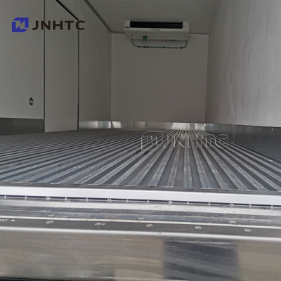 Il frigorifero del congelatore del camion di consegna del contenitore di HOWO 6x4 ha refrigerato le 20 tonnellate vaccino