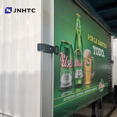 Il camion del congelatore di frigorifero di Sinotruk HOWO 4x2 beve il camion della scatola refrigerato bevanda