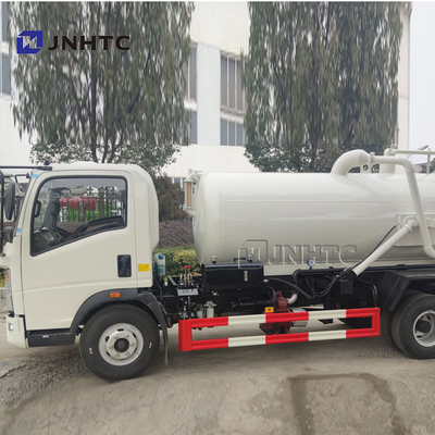 Euro 3 Rhd LHD del camion di aspirazione delle acque luride di Sinotruk HOWO 4X2 5000 litri