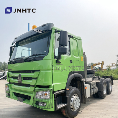Il camion 6x4 10 del motore primo di Sinotruk HOWO Euro2 RHD spinge l'autotreno del trattore 20T