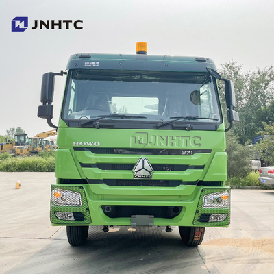 Il camion 6x4 10 del motore primo di Sinotruk HOWO Euro2 RHD spinge l'autotreno del trattore 20T