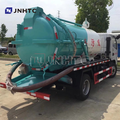 L'annuncio pubblicitario di bassa potenza di DONGFENG trasporta il camion su autocarro di piccola capacità di aspirazione delle acque luride di vuoto