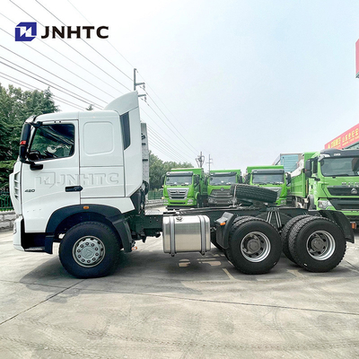 Il camion 420hp del motore primo di Euro2 HOWO trasporta il camion su autocarro di rimorchio di Sinotruk delle ruote 6x4 10