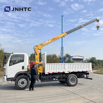 6 tonnellate di gru camion 4x2 6 ruote camion con braccio retto gru HOWO leggero 3-8 tonnellate camion merci