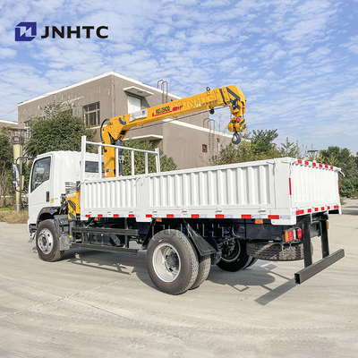 6 tonnellate di gru camion 4x2 6 ruote camion con braccio retto gru HOWO leggero 3-8 tonnellate camion merci