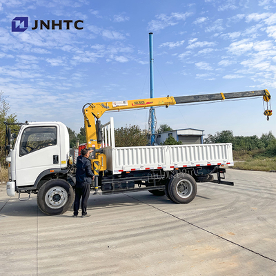 6 tonnellate di gru camion 4x2 6 ruote camion con braccio retto gru HOWO leggero 3-8 tonnellate camion merci