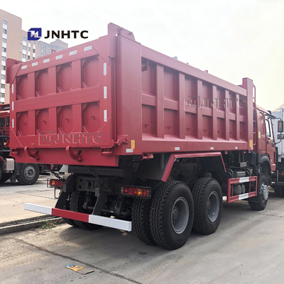 Autocarro con cassone ribaltabile di colore rosso 336hp Sinotruk Howo con 10 ruote e capacità 18m3