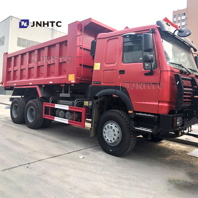 Autocarro con cassone ribaltabile di colore rosso 336hp Sinotruk Howo con 10 ruote e capacità 18m3
