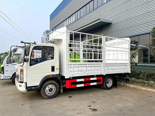 L'annuncio pubblicitario di bassa potenza di Sinotruk Howo 4x2 trasporta il palo su autocarro leggero 5-10T del camion del carico