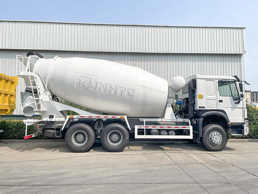 10 camion della macchina del miscelatore di cemento di Sinotruk 10m3 delle ruote