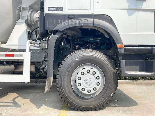 10 camion della betoniera di Sinotruk HOWO 9m3 delle ruote