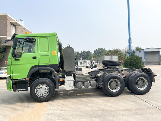 camion del trattore della ruota di 420hp Euro2 LHD Sinotruk Howo 10 50 tonnellate