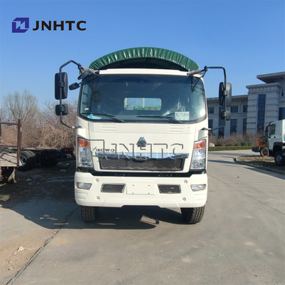 Camion militare bianco 4X4 di HOWO per il soldato Transport