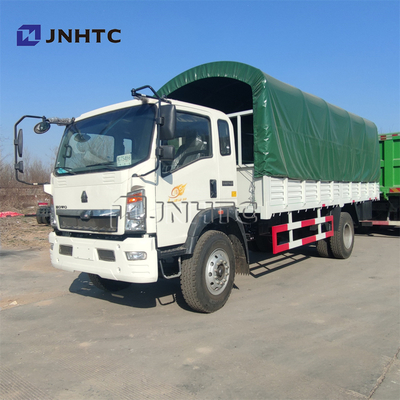 Camion militare bianco 4X4 di HOWO per il soldato Transport