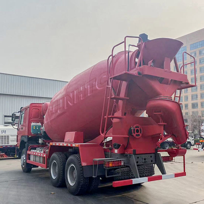 10 camion 6x4 di miscela di calcestruzzo delle ruote SINOTRUK HOWO rosso