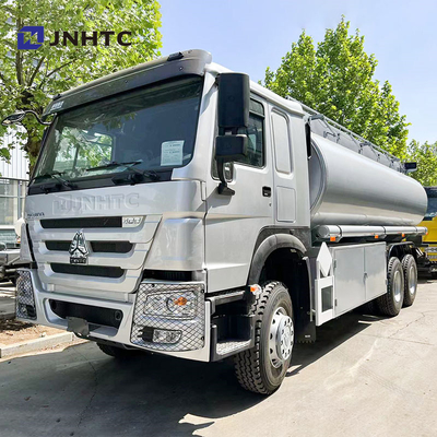 Sinotruk Howo Oil Tank Truck 6X4 400HP LHD Diesel Fuel Oil Tank Truck Buon prezzo