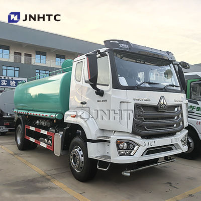 Sinotruk Howo Cisterna dell'acqua Camion 4x2 6x4 8x4 20CBM Serbatoio Sprinkler Acqua Cisterna di irrigazione In magazzino